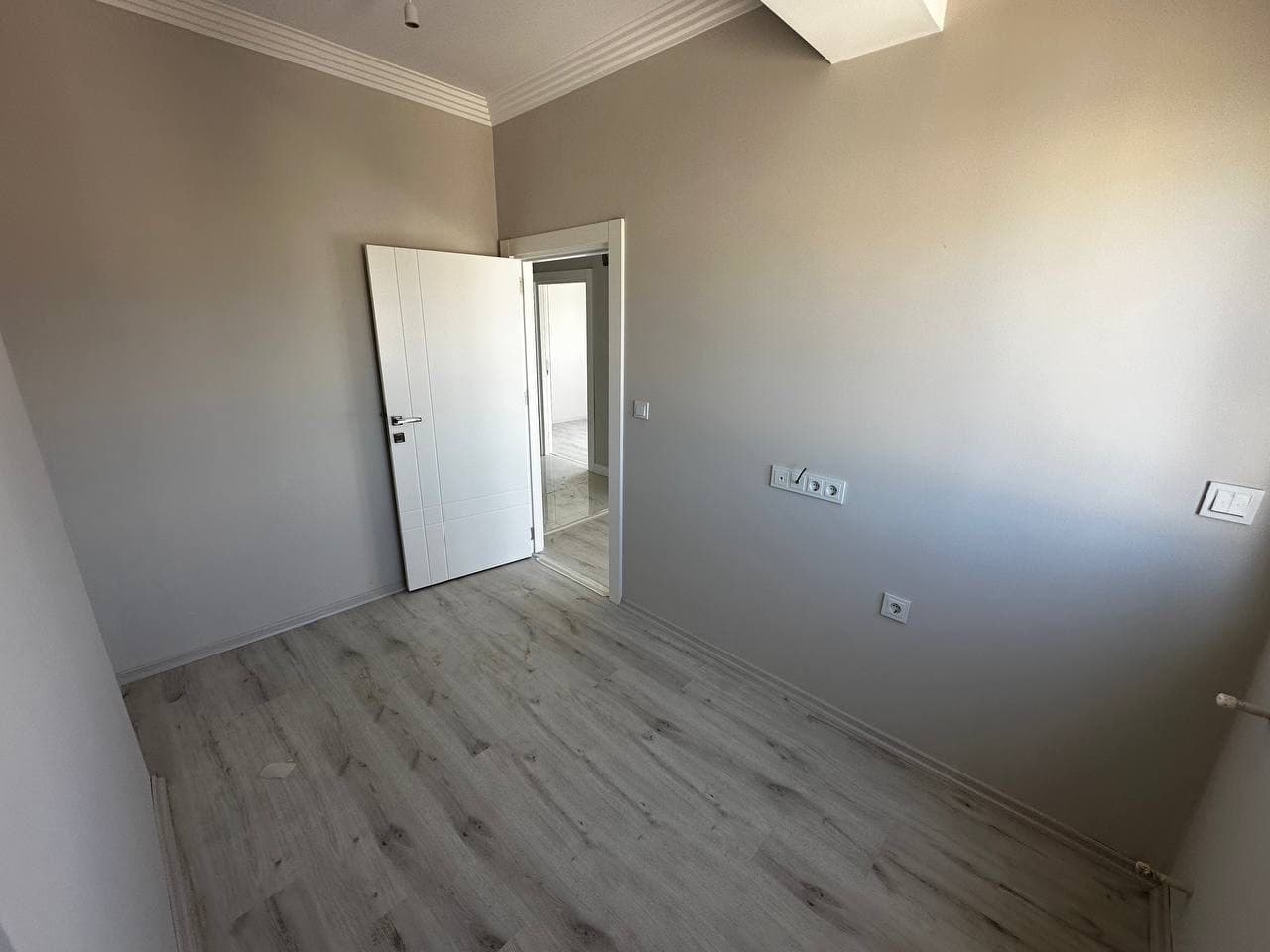 ÇARŞIDA SATILIK SIFIR BİNA