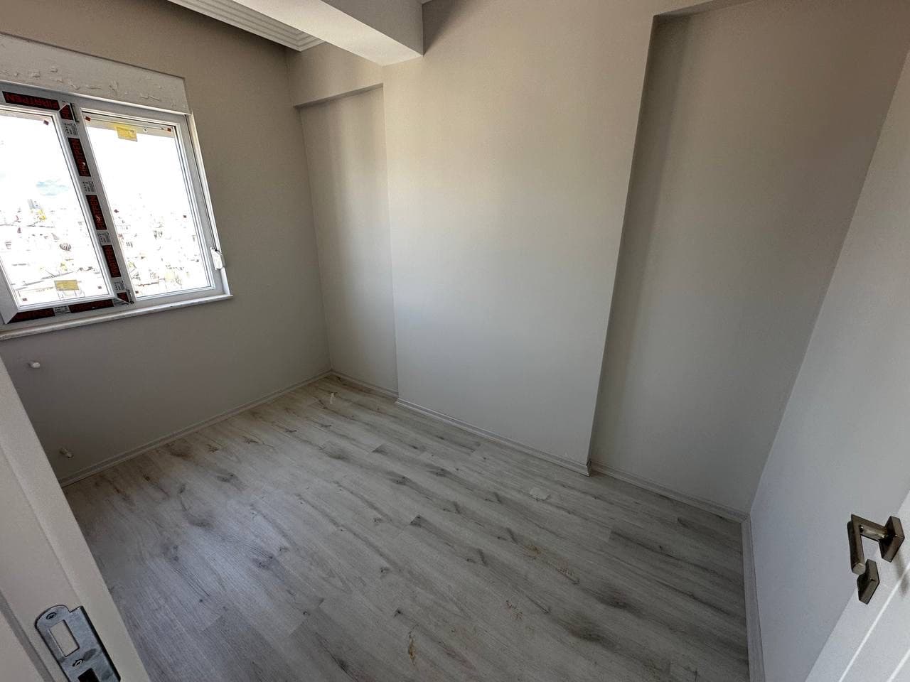 ÇARŞIDA SATILIK SIFIR BİNA