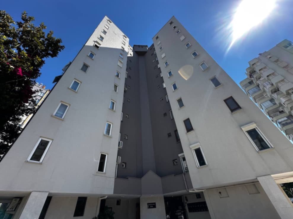 ANTALYA LARA'DA GENİŞ SATILIK DAİRE