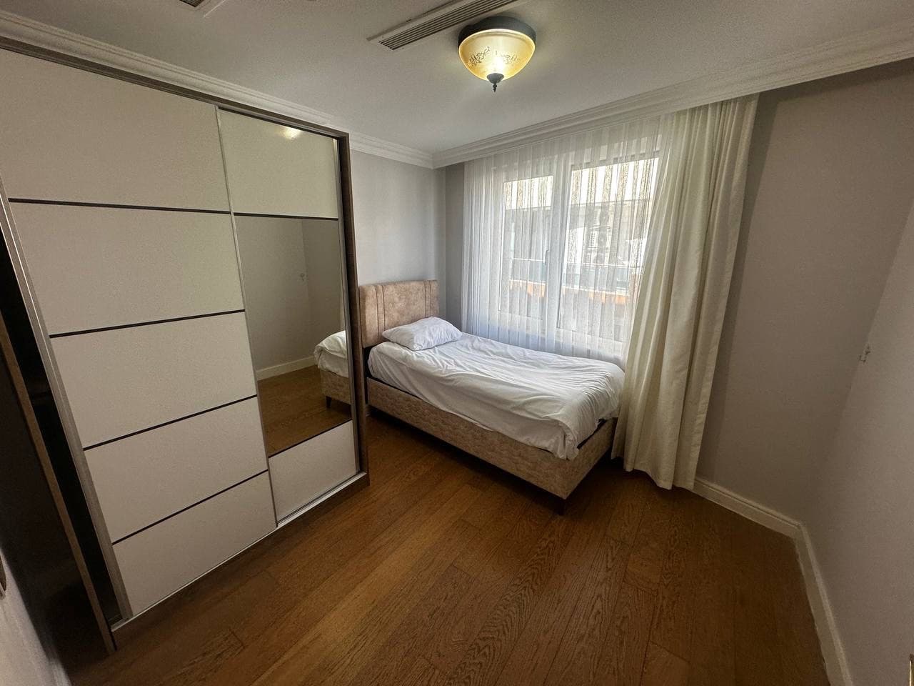 DENİZE YAKIN | KAPALI OTOPARKLI DAİRE