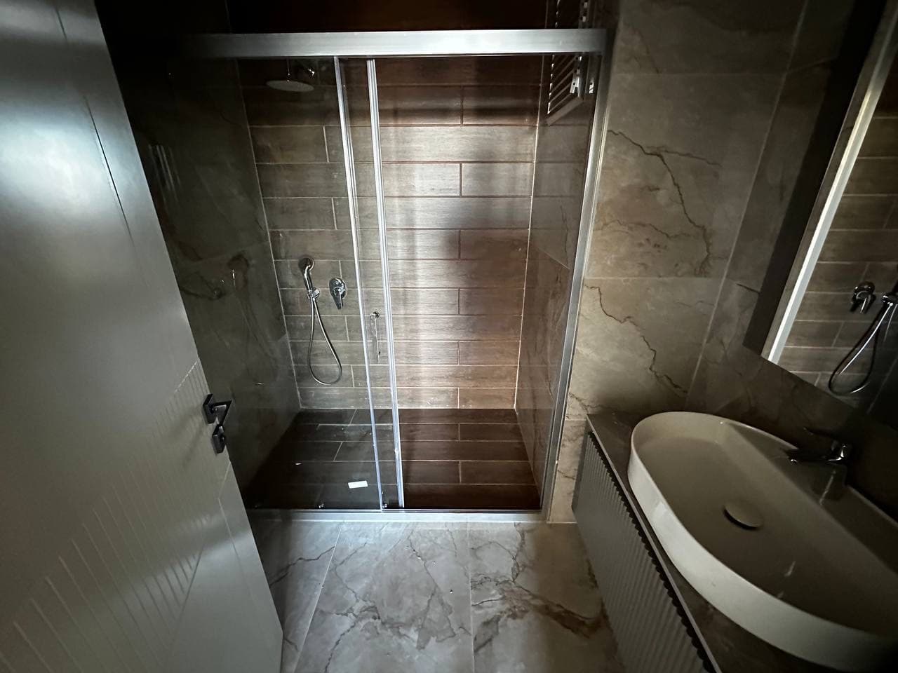KAPALI OTOPARLI FULL ÖZELLİKLERDE 2+1 SATILIK DAİRE