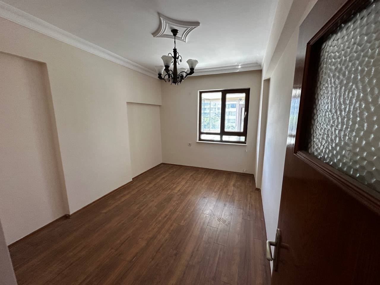 ANTALYA LARA'DA GENİŞ SATILIK DAİRE