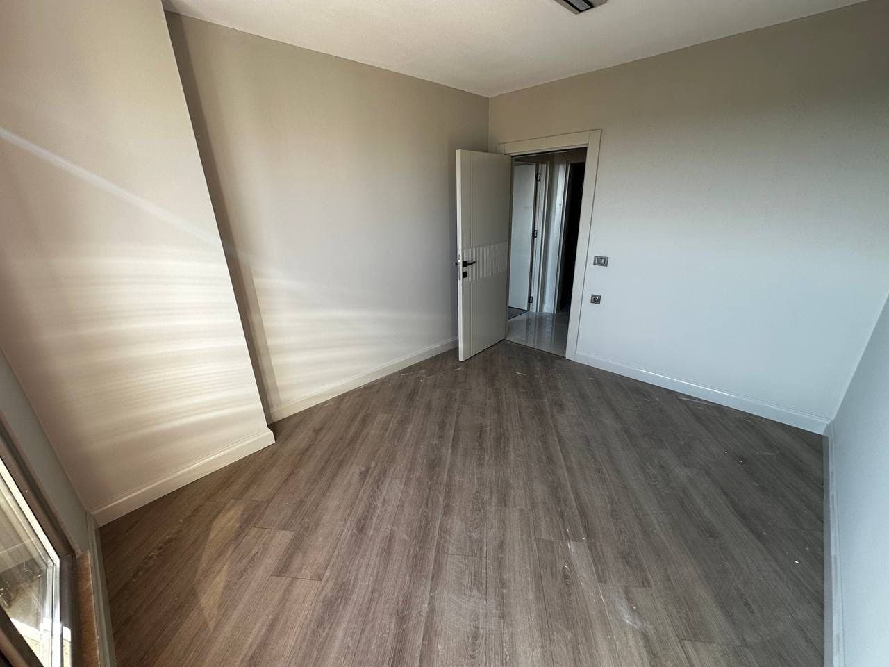 KAPALI OTOPARLI FULL ÖZELLİKLERDE 2+1 SATILIK DAİRE