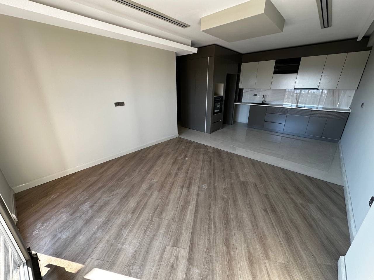 KAPALI OTOPARLI FULL ÖZELLİKLERDE 2+1 SATILIK DAİRE