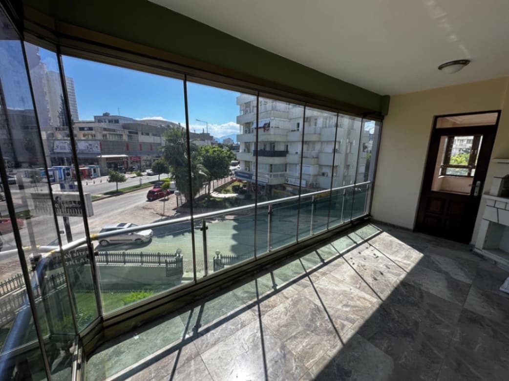 ANTALYA LARA'DA GENİŞ SATILIK DAİRE