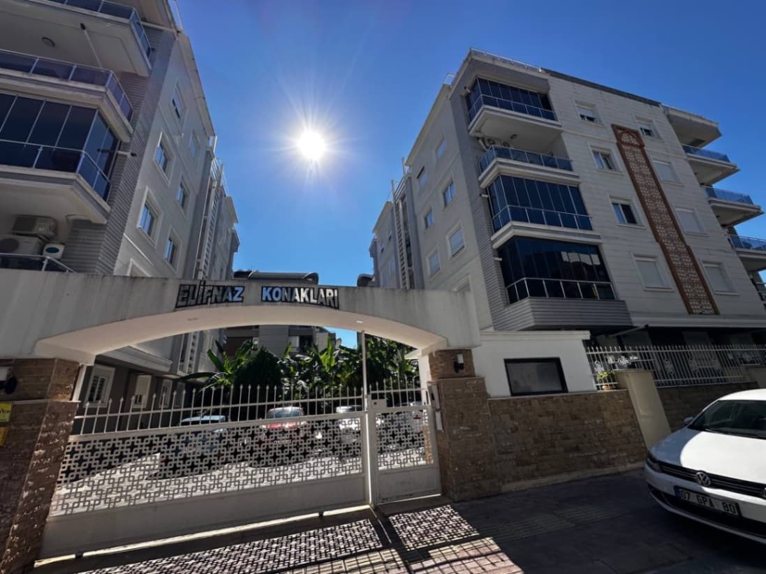 Dağ manzaralı ve denize yakın satılık daire