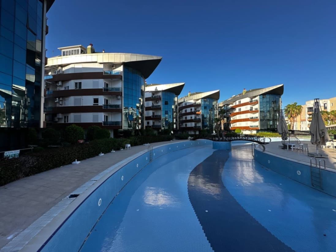 DENİZE YAKIN | KAPALI OTOPARKLI DAİRE